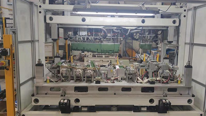 锂电行业上下料机器人：从技术代差看品牌格局